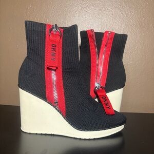 DKNY WEDGES